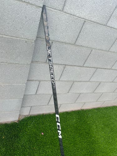 Intermediate Left Hand P28  JetSpeed FT5 Pro Hockey Stick
