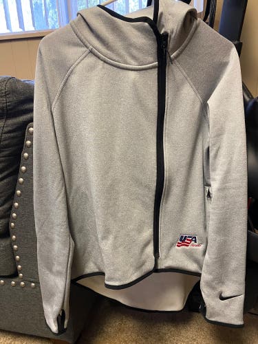 Nike Therma Full Zip Women’s USA Hockey Hoodie - Small