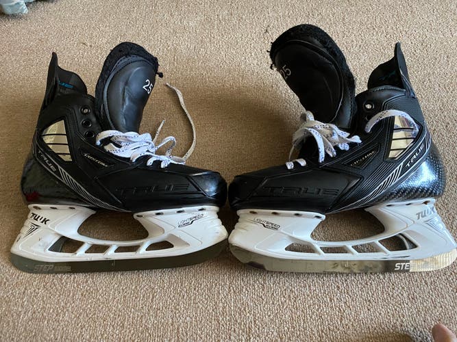Senior Used True Pro Custom Hockey Skates Regular Width Pro Stock 8