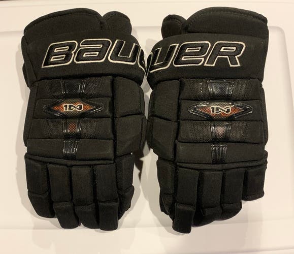 Used Bauer 15" Nexus 1N Gloves