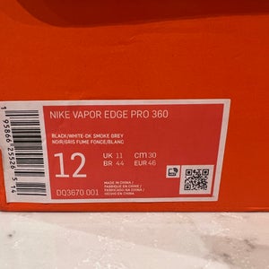 New Men's Size 12 (Women's 13) Nike Low Top