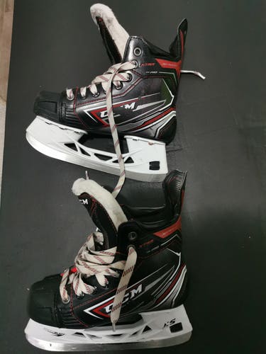 Used Junior CCM JetSpeed XTra Pro Hockey Skates Regular Width Size 2.5