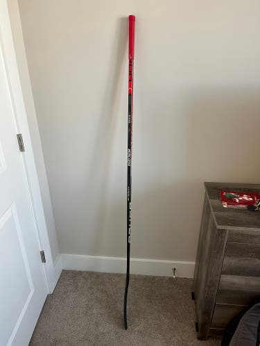 Senior Right Handed PM9 Vapor Hyperlite Hockey Stick