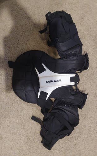 Used XL Bauer Prodigy Goalie Chest Protector