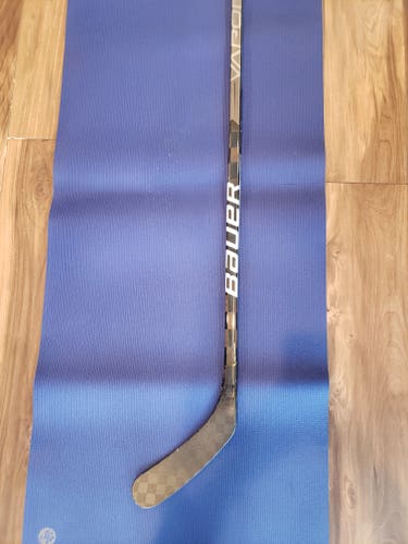 Senior Used Right Handed Bauer Vapor Hyperlite Hockey Stick PM9 Pro Stock 82 flex