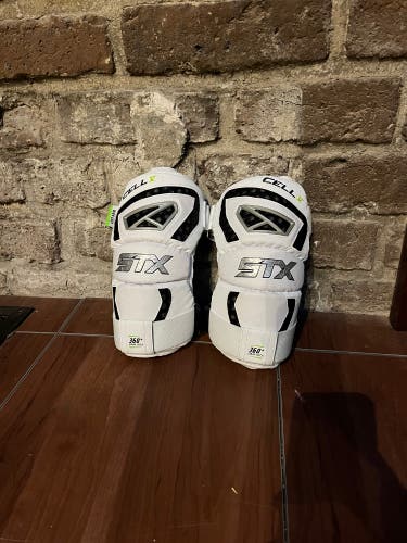 New Medium STX Cell V Arm Pads
