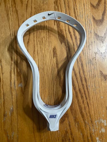 Like New Unstrung Nike L3 Head