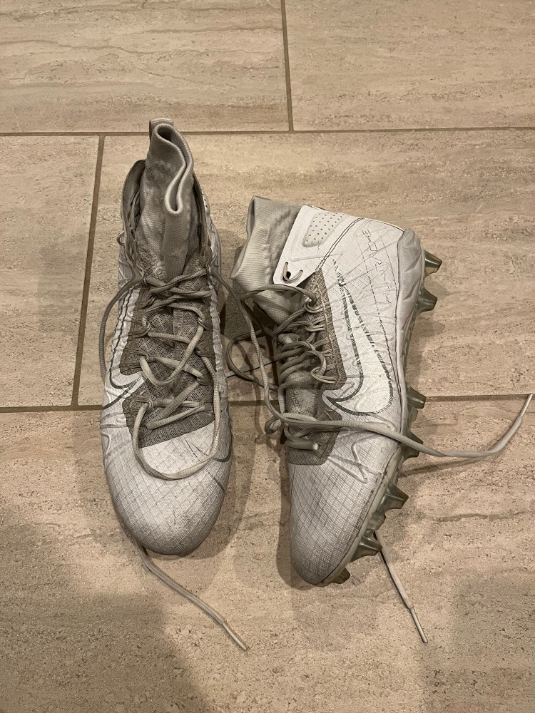White Used Size 11.5 (Women's 12.5) Nike Huarache