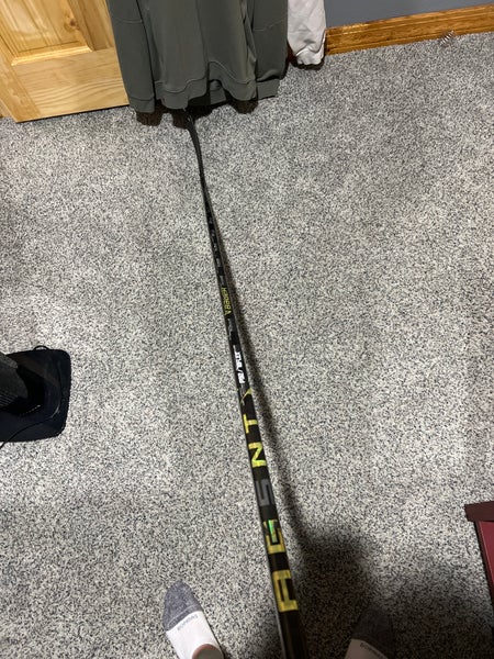 Used Right Handed P92 Ag5nt Hockey Stick