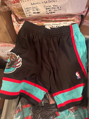 Vancouver Grizzlies Black shorts NBA by Mitchell & Ness-NWT