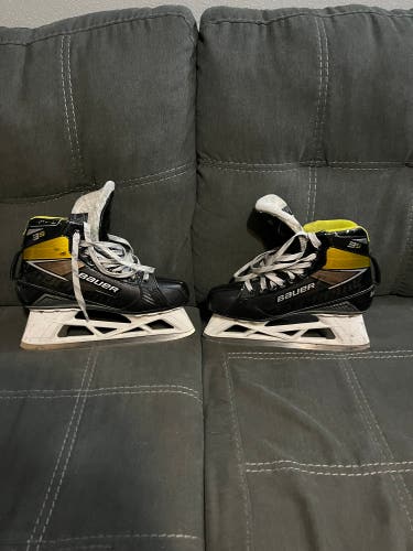 Senior Bauer Regular Width  Size 7.5 Supreme 3S Hockey Goalie Skates