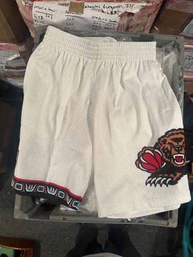 Vancouver Grizzlies shorts NBA by Mitchell & Ness-NWT