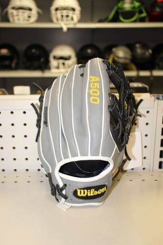 New Right Hand Throw Wilson Infield A500 Baseball Glove 11"