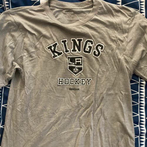 Gray Used LA KINGS Boys XL Shirts