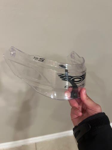 Lacrosse Cascade tp-s throat guard clear