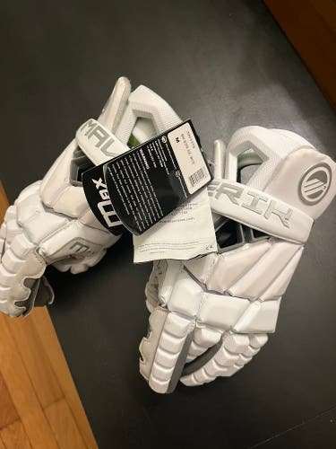 New Player's Maverik 12" Max Lacrosse Gloves