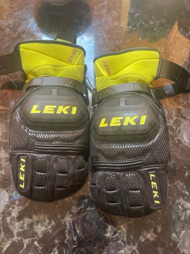 Black Used Medium Leki Gloves