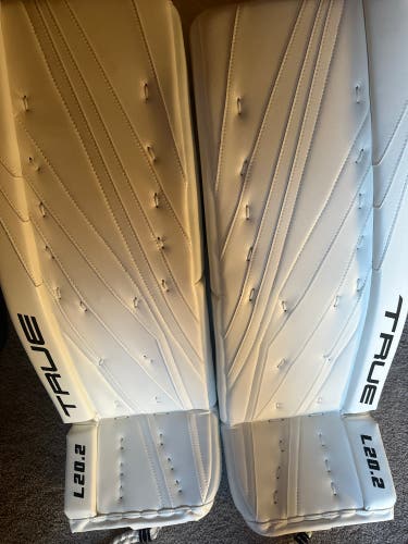 New 34" True  L20.2 Goalie Leg Pads