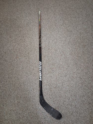 Used Intermediate Bauer Left Hand Vapor Hyperlite Hockey Stick P28