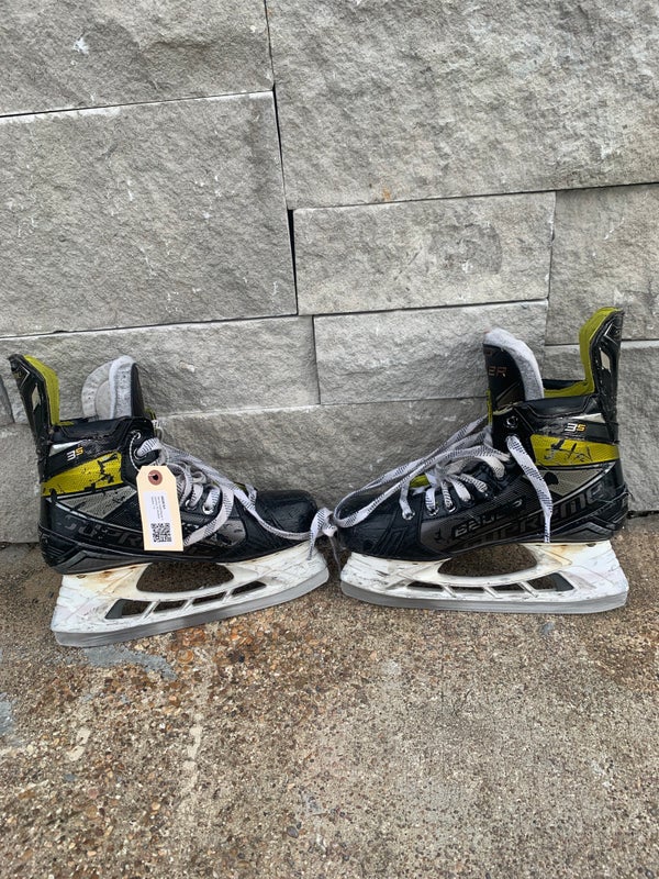 Senior Used Bauer Supreme 3S Hockey Skates 7.5