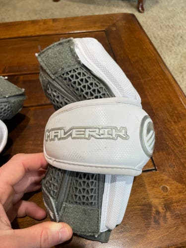 Used Medium/Large Maverik Rome Arm Pads