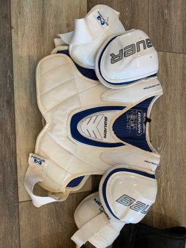 Used Large Bauer Nexus 4000 Shoulder Pads