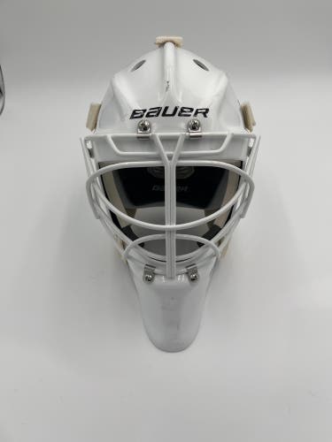 Very Lightly Used White Bauer 960 Helmet With Cat Eyes Small