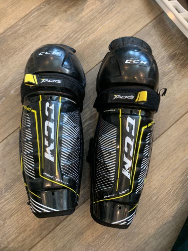 Junior CCM 11 Tacks 9040 Shin Pads