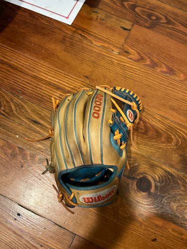 2016 Infield 11.5" A2000 Baseball Glove
