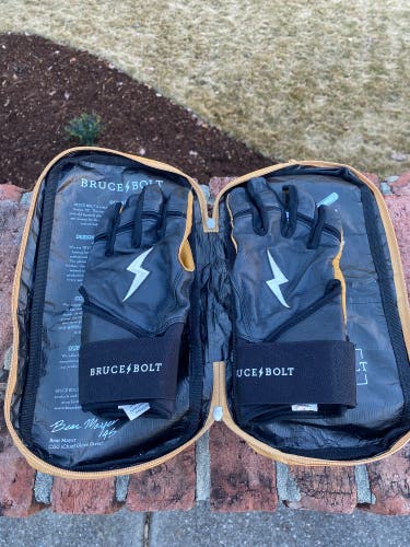 Bruce Bolt Long Cuff Batting Gloves - Large