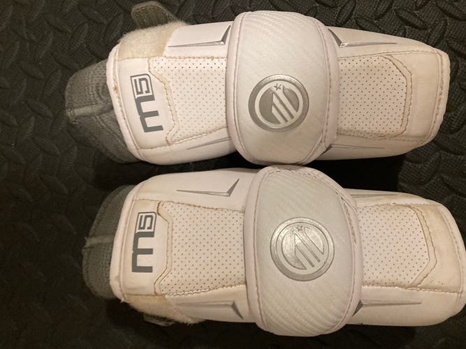 Maverick M5 Arm Pads White