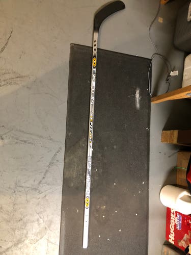 Bauer Easton Synergy Hockey Stick - 77 flex - PM9 - left handed - LH