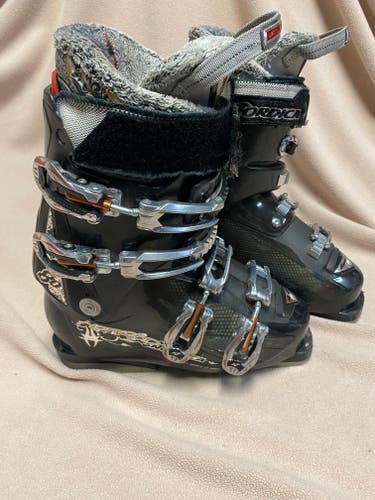 Mondo 18 & mondo 18.5 (225-234mm) Unisex Used Nordica All Mountain Hot Rod 80 Ski Boots Medium Flex