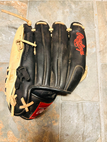 Used Right Hand Throw Rawlings Infield Gold Glove Baseball Glove 12"