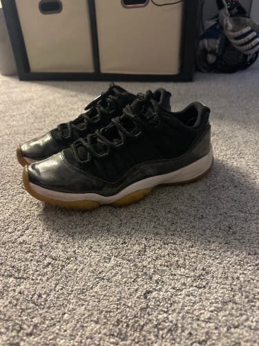 Men's Size 9.0 (Women's 10) Air Jordan 11 Shoes