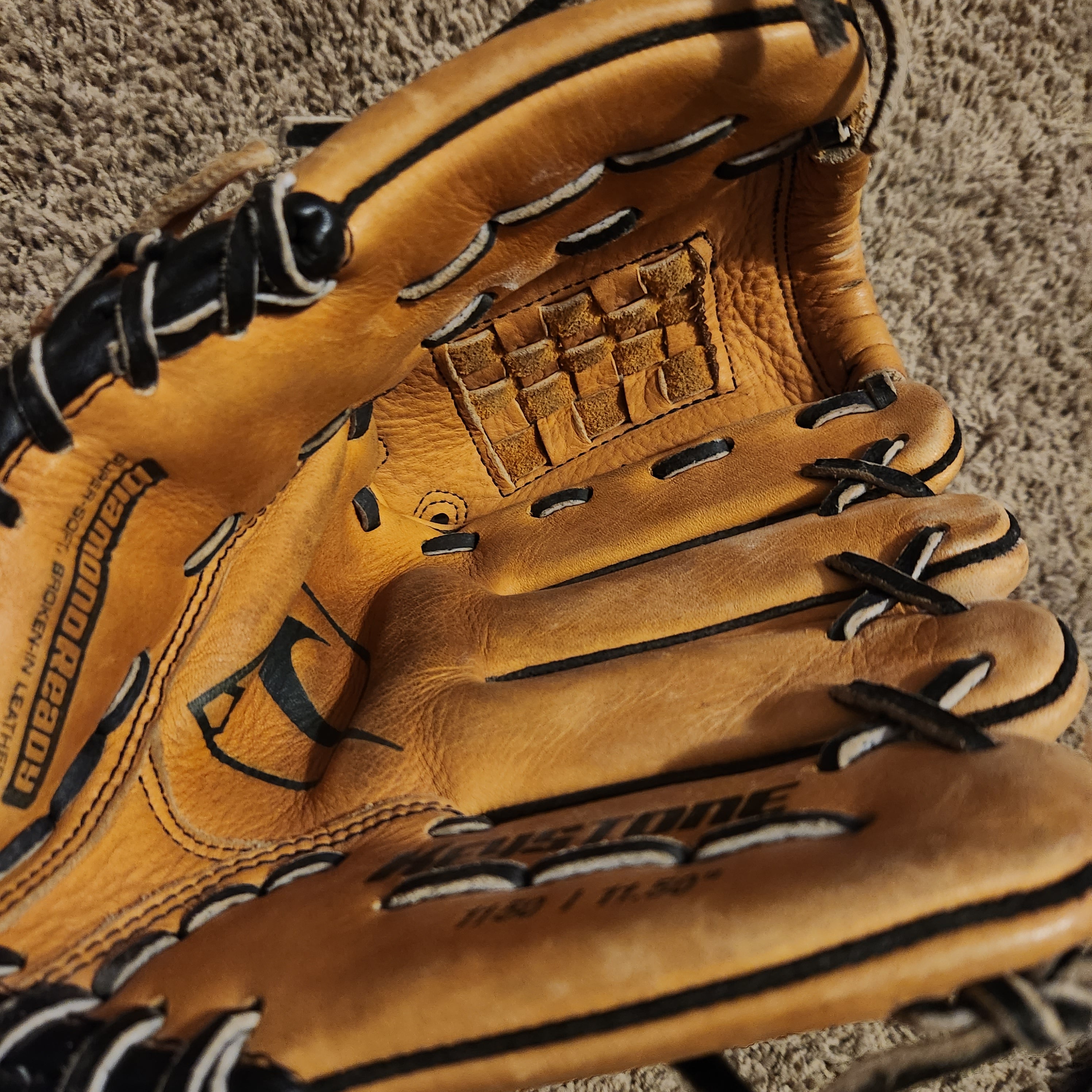 Nike Right Hand Throw Keystone Diamond Ready Baseball Glove