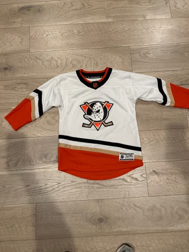 Youth L/XL retro reverse Ducks jersey - Zegras