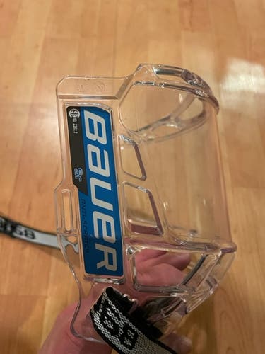 Used Bauer Concept 3 Full Shield Shield (Senior)