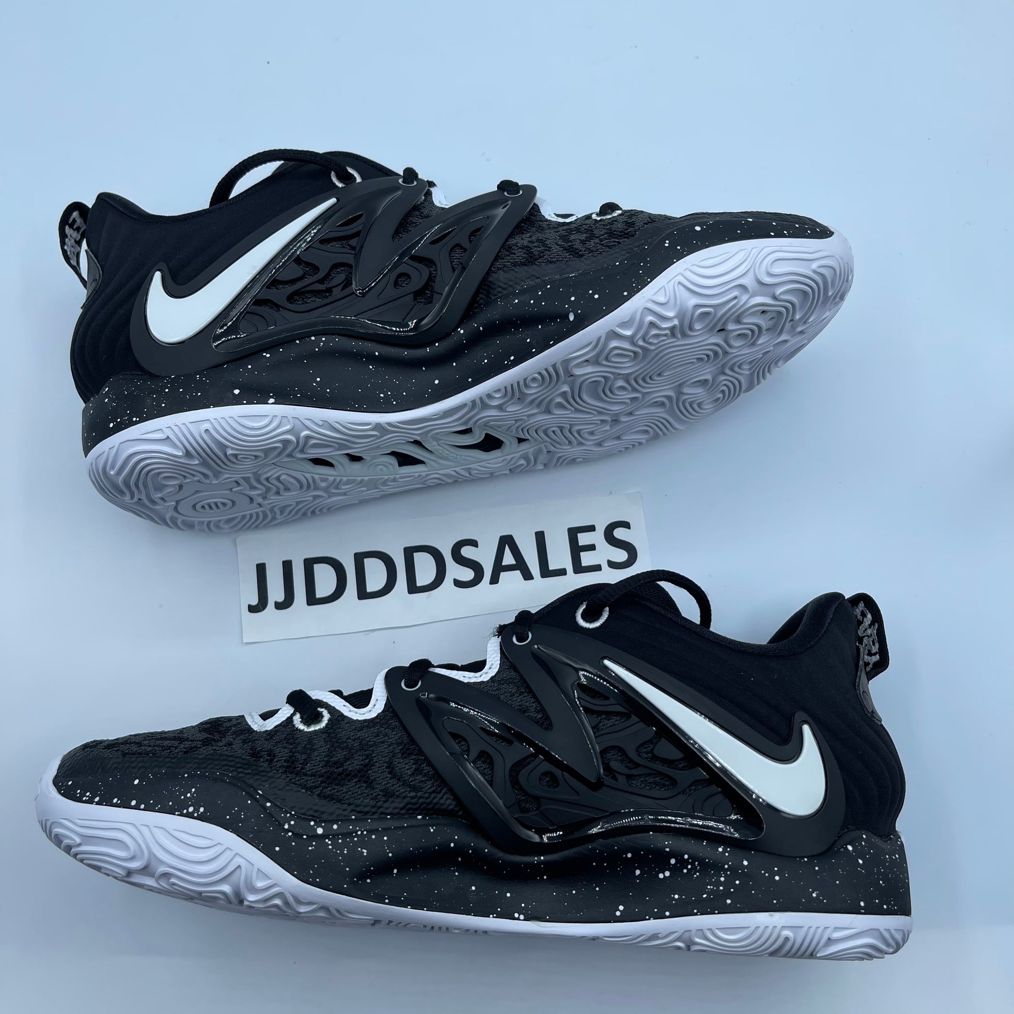 kd basketball shoes white