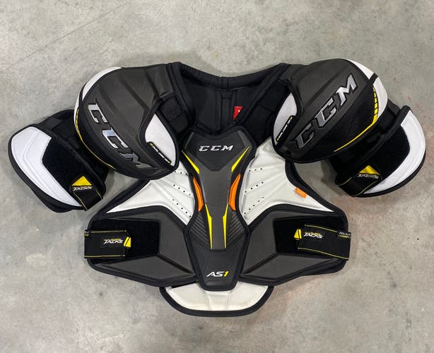 New Large CCM Super Tacks AS1 Shoulder Pads