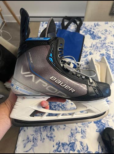 New Bauer Vapor Hyperlite Blue Skates Senior