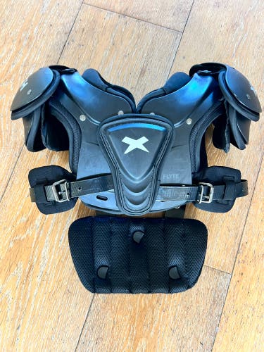 Used Youth XS Xenith Flyte Shoulder Pads With Schutt Backplate