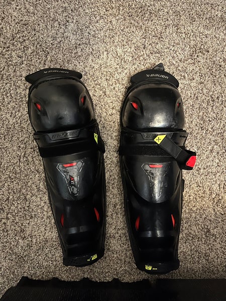 Used Bauer 14" Vapor 3X Shin Pads