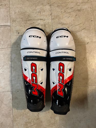 Ccm Jetspeed control Senior Shinpads