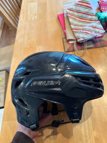 Used Medium Bauer Re-Akt 95 Helmet