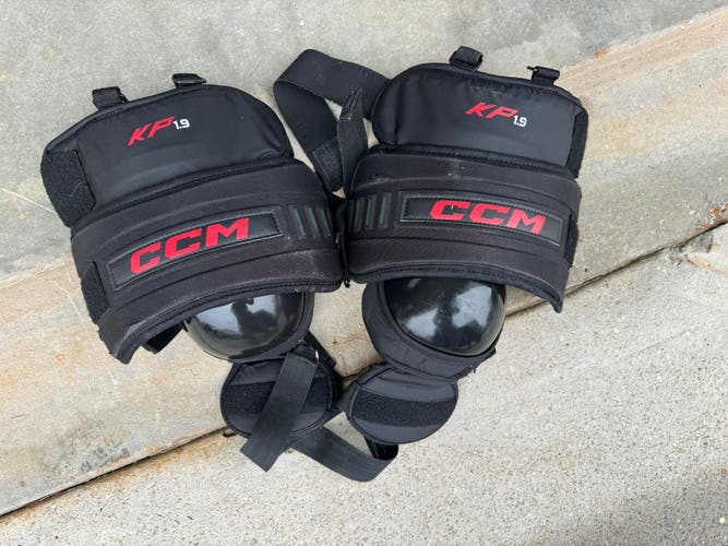 CCM KP 1.9 Knee Protectors