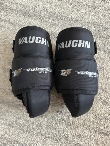 Vaughn Velocity XF Goalie Knee Protector - Intermediate