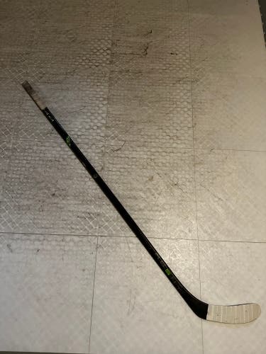 Intermediate Right Handed P28  Ag5nt Hockey Stick