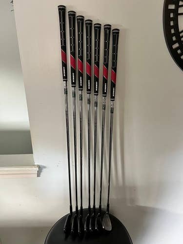 Used Men's Callaway Right Handed X-24 Hot Iron Set Regular Flex 7 Pieces Steel Shaft