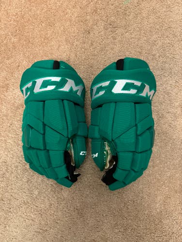 CCM Pro Stock St. Pats Gloves